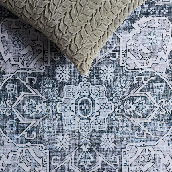 Safavieh Tucson Elegant Grey & Green Area Rug – Soft Polyester 5' X 8' For High Traffic Spaces, Washable Design Grey ,Grey Polyester Tsn237f-5
