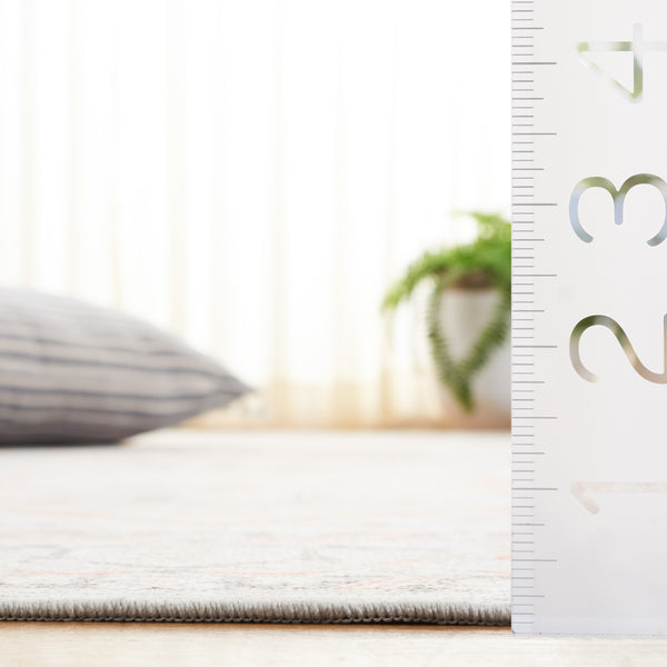 Safavieh Tucson Area Rug: Stylish Light Grey And Green Design, Soft Polyester Pile For Cozy Spaces Light Grey ,Light Green Polyester Pile Tsn913f-4r