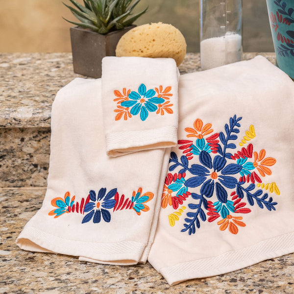 Hiend Accents Bonita Towel Set - Luxurious 3-piece Collection With Vibrant Floral Design For Elegant Bathrooms Cream 95% Cotton,5% Polyester Tw1937-os-cr