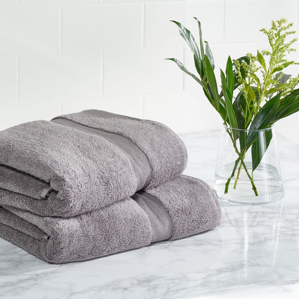 Safavieh Super Plush Bath Towel Set - Experience Spa-Like Comfort with 640 GSM Cotton Towels for Daily Luxury Grey TWL1050C-SET2