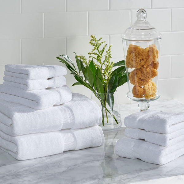 Safavieh Super Plush 8-Piece Towel Bundle - Luxurious 640 GSM Cotton for Ultimate Softness & Absorbency White TWL1850A