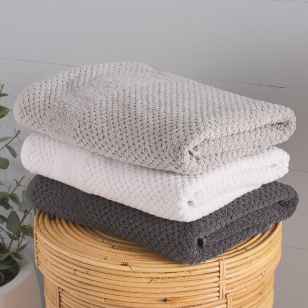 Safavieh Chelsea, 8 Piece Cotton Towel Set with Popcorn Weave Texture for a Plush Spa Bath White TWL1870A