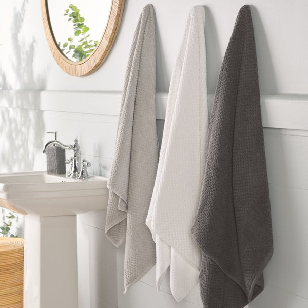 Safavieh Chelsea, 8 Piece Cotton Towel Set with Popcorn Weave Texture for a Plush Spa Bath White TWL1870A