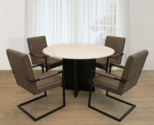 Moti Lloyd Arm Chair in Leather 94011058