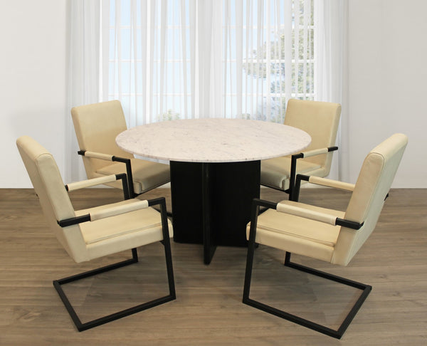 Moti Lloyd Arm Chair in Leather 94011059