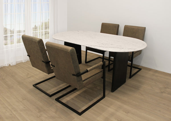 Moti Lloyd Arm Chair in Leather 94011058