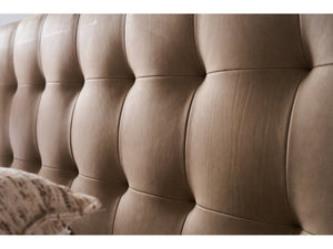 Universal Furniture Montclair Upholstered Bed In Rich Vail Toffee Leather - Elegant Tufted Headboard For Luxurious Style Toffee  U508310b-universal