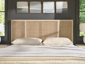 Universal Furniture Oasis Bed King Size - Stunning Tropical Design With Cross-hatch Cane Headboard & Footboard Style Natural Oak  U533320b-universal