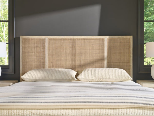 Universal Furniture Oasis Queen Bed With Cross-hatch Cane Design – Tropical Dockside Oak For A Stylish Bedroom Retreat Natural Oak  U533310b-universal