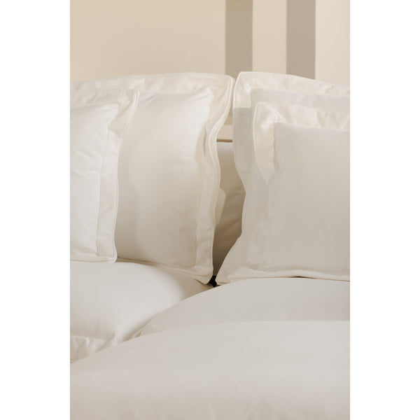 Moe's Home Olivia Modular Sectional Sofa - Elegant Slipcover, Livesmart Fabric, Plush Comfort For Everyday Living White Upholstery, 98.5% Polyester,1.5% Nylon Performance Fabric,Solid Wood And Plywood Frame Ub-1023-18