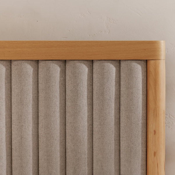 Moe's Home Nina Bed - Modern Elegance With Brutalist Design, Cozy Upholstered Headboard & Durable Frame Grey Upholstery,
100% Polyester,Oak Veneer Over Mdf Frame Ut-1004-15-0