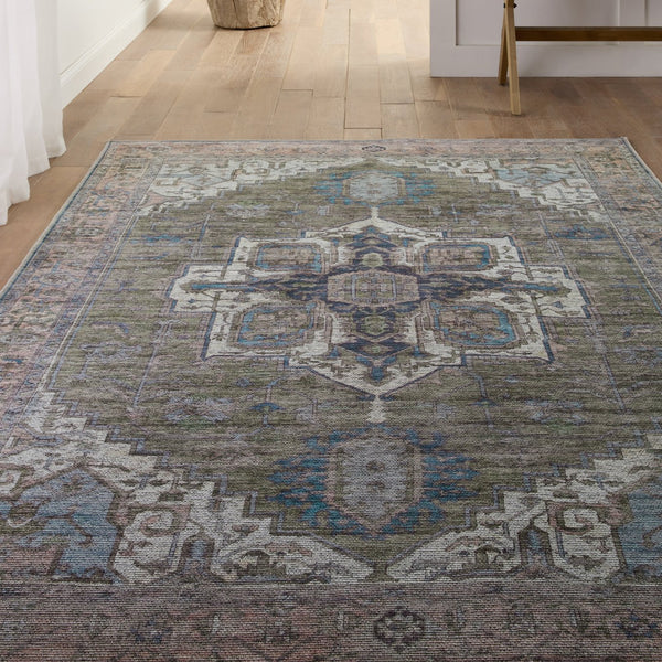 Jaipur Living Vindage Chaplin Vin07 Powerloomed Machinemade 50% Polyester 50% Cotton Traditional Medallion Indoor Rug Green, Blue 50% Polyester 50% Cotton Rug155412