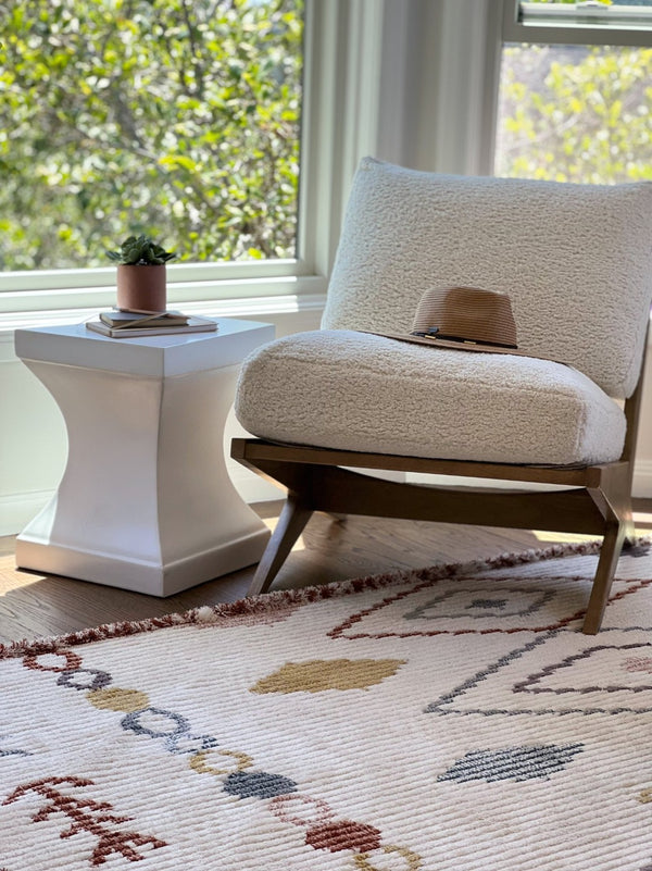 Safavieh CURBY Concrete Accent Stool - Stylish Industrial Chic for Indoor & Outdoor Spaces, Versatile Design Ivory VNN1002B