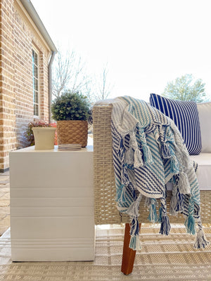 Safavieh DEIDARA Concrete Accent Stool - Sculptural Design for Modern Indoor & Outdoor Living Spaces Ivory VNN1031B