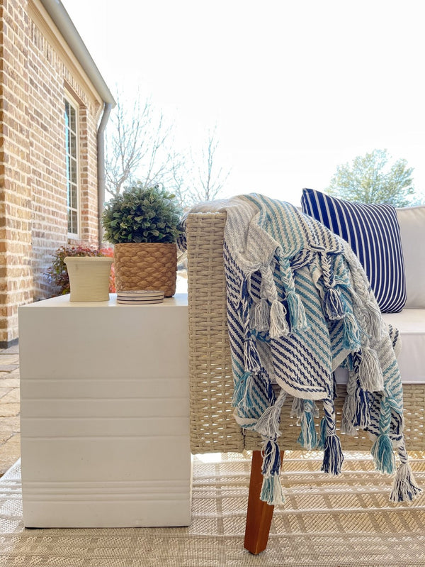 Safavieh DEIDARA Concrete Accent Stool - Sculptural Design for Modern Indoor & Outdoor Living Spaces Ivory VNN1031B