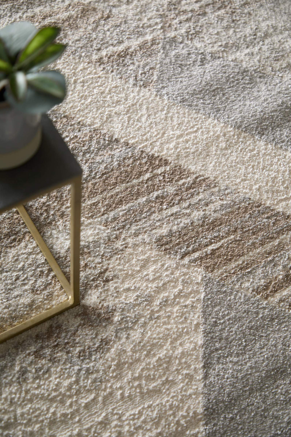 Feizy Rugs Vancouver Geometric Abstract Runner Rug Earthy Tones for Hallway or Entryway Decor VNR39NRFBGEBRNI71