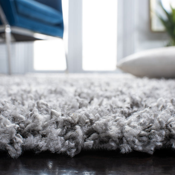 Safavieh Venus Luxurious Shag Area Rug In Grey And Ivory - Enhance Your Living Space With Elegance And Comfort Grey ,Ivory 61% Polypropylene,24% Jute,7% Polyester,8% Latex Vns603j-5