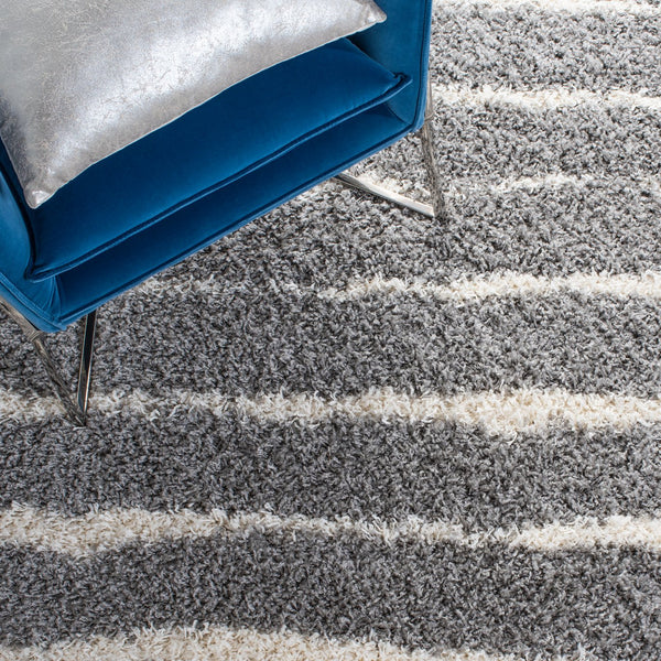 Safavieh Venus Luxurious Shag Area Rug In Grey And Ivory - Enhance Your Living Space With Elegance And Comfort Grey ,Ivory 61% Polypropylene,24% Jute,7% Polyester,8% Latex Vns603j-5