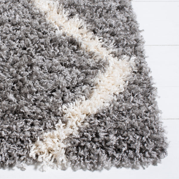 Safavieh Venus Shag Rug 680j - Luxurious Softness And Style For Your Home Décor, Perfect For Cozy Living Spaces Grey ,Ivory 61% Polypropylene,24% Jute,7% Polyester,8% Latex Vns680j-7r