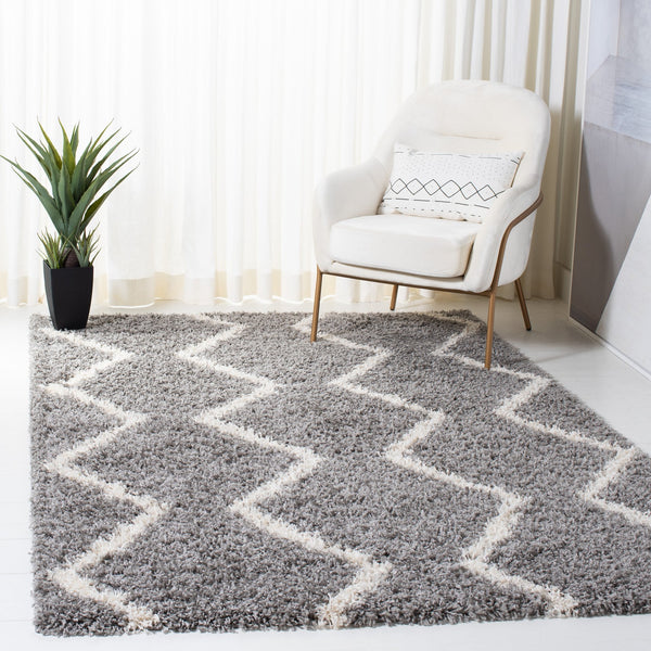 Safavieh Venus Shag Rug 680j - Luxurious Softness And Style For Your Home Décor, Perfect For Cozy Living Spaces Grey ,Ivory 61% Polypropylene,24% Jute,7% Polyester,8% Latex Vns680j-7r