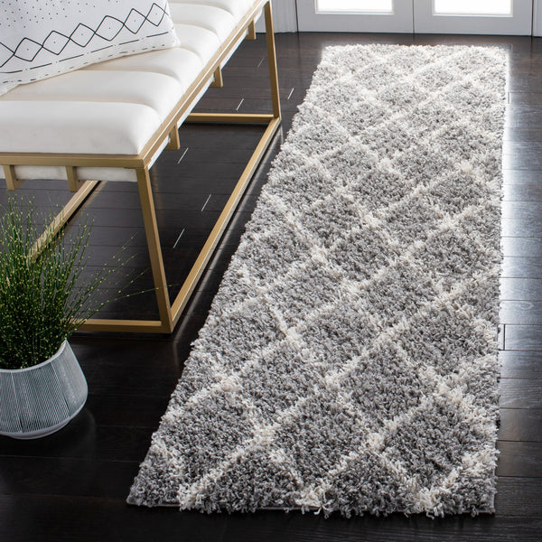Safavieh Venus Shag Area Rug - Luxuriously Soft, Stylish Grey And Ivory Design For Modern Home Decor Grey ,Ivory 61% Polypropylene,24% Jute,7% Polyester,8% Latex Vns681j-5
