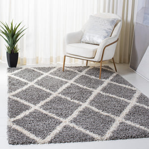 Safavieh Venus Shag Area Rug - Luxuriously Soft, Stylish Grey And Ivory Design For Modern Home Decor Grey ,Ivory 61% Polypropylene,24% Jute,7% Polyester,8% Latex Vns681j-5