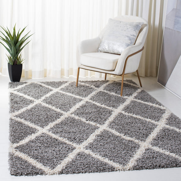 Safavieh Venus Shag Area Rug - Luxuriously Soft, Stylish Grey And Ivory Design For Modern Home Decor Grey ,Ivory 61% Polypropylene,24% Jute,7% Polyester,8% Latex Vns681j-5