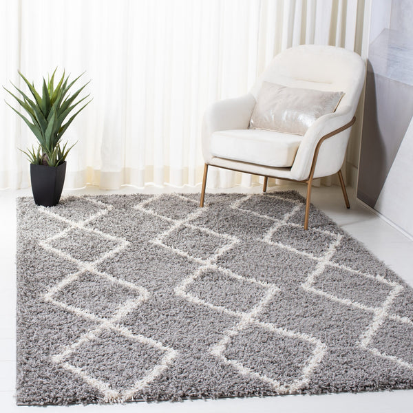 Safavieh Venus Shag 682j Rug - Luxurious Comfort And Style For Any Space, Perfect Blend Of Modern Elegance Grey ,Ivory 61% Polypropylene,24% Jute,7% Polyester,8% Latex Vns682j-28