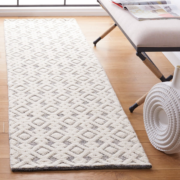 Vermont Hand Woven Wool-Cotton Rug - Luxurious Comfort, Unique Style for Any Home Décor Space