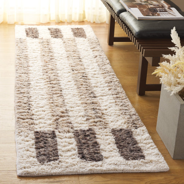 Safavieh Vermont Hand-tufted Wool Area Rug - Luxurious Modern Design For Sophisticated Home Decor Style Ivory ,Grey Wool Pile Vrm220a-6