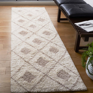 Safavieh Vermont Hand Tufted Area Rug – Luxurious Wool-cotton Blend With Modern Geometric Elegance Ivory ,Beige 80% Wool,20% Cotton Vrm556a-28