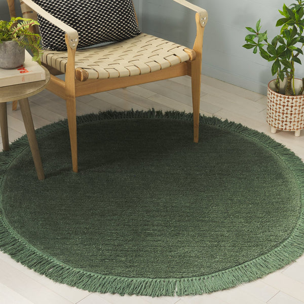 Safavieh Vermont Luxurious Round Area Rug - Modern Classic Design, Soft Cotton-poly Blend For Stylish Spaces Green 50% Cotton,50% Polyester Vrm575y-4r
