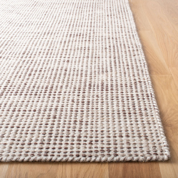 Safavieh Vermont Hand-tufted Area Rug - Elegant Wool-cotton Blend, Artisan Design For Luxurious Home Decor Brown ,Ivory 80% Wool And 20% Cotton Vrm805t-2