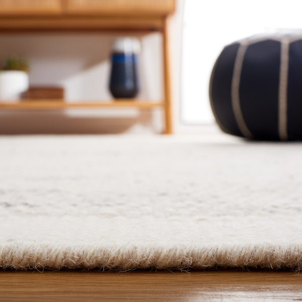 Safavieh Vermont 807 VRM807 Hand Woven  Rug Ivory / Black VRM807C-7SQ