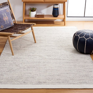 Safavieh Vermont 807 VRM807 Hand Woven  Rug Ivory / Black VRM807C-7SQ