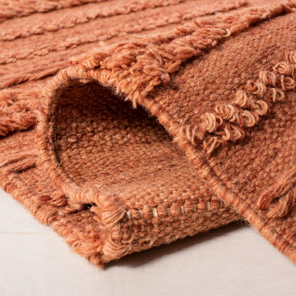 Safavieh Vermont Area Rug - Hand Woven Elegance In Warm Hues, Soft Wool-cotton Blend For Cozy Interiors Rust ,Orange 85% Wool And 15% Cotton Vrm901p-6