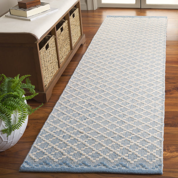 Safavieh Vermont Ivory Runner Area Rug – Luxurious Hand-woven Design For Elegant Home Décor Transformation Light Blue ,Ivory 85% Wool,15% Cotton Vrm908l-5