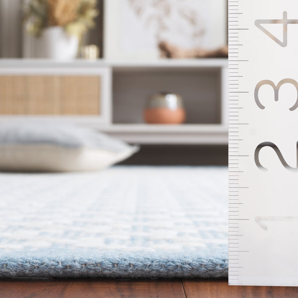 Safavieh Vermont Ivory Runner Area Rug – Luxurious Hand-woven Design For Elegant Home Décor Transformation Light Blue ,Ivory 85% Wool,15% Cotton Vrm908l-5