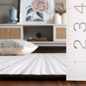 Safavieh Vermont Hand Woven Runner Rug - Timeless Elegance For Hallways, Crafted In India With Premium Materials Brown ,Ivory 60% Cotton 40% Wool Vrm909t-5