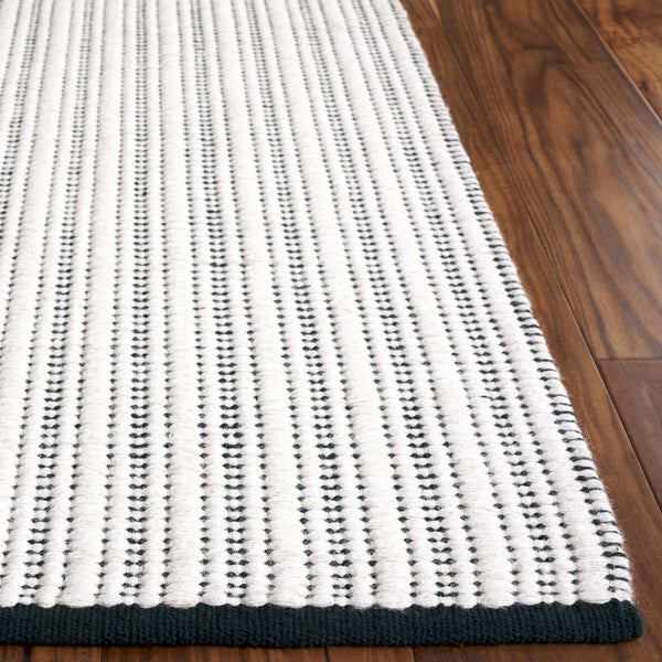 Safavieh Vermont Hand Woven Runner Rug - Timeless Elegance For Hallways, Crafted In India With Premium Materials Green ,Ivory 60% Cotton 40% Wool Vrm909y-5