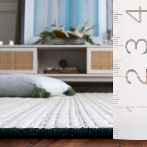 Safavieh Vermont Hand Woven Runner Rug - Timeless Elegance For Hallways, Crafted In India With Premium Materials Green ,Ivory 60% Cotton 40% Wool Vrm909y-5