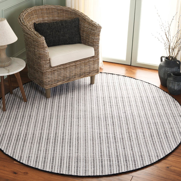 Safavieh Vermont Hand-woven Area Rug - Elegant Artisanal Design For Living Room, Bedroom, Or Dining Area Black ,Ivory 60% Cotton 40% Wool Vrm909z-4