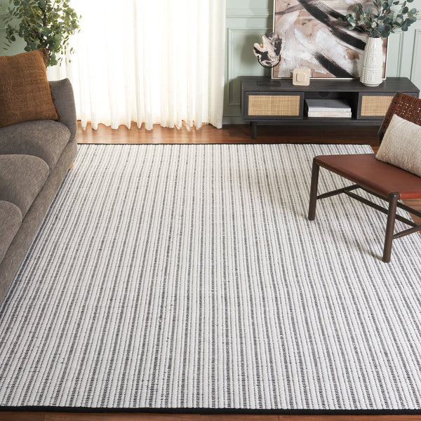 Safavieh Vermont Hand Woven Runner Rug - Timeless Elegance For Hallways, Crafted In India With Premium Materials Black ,Ivory 60% Cotton 40% Wool Vrm909z-8