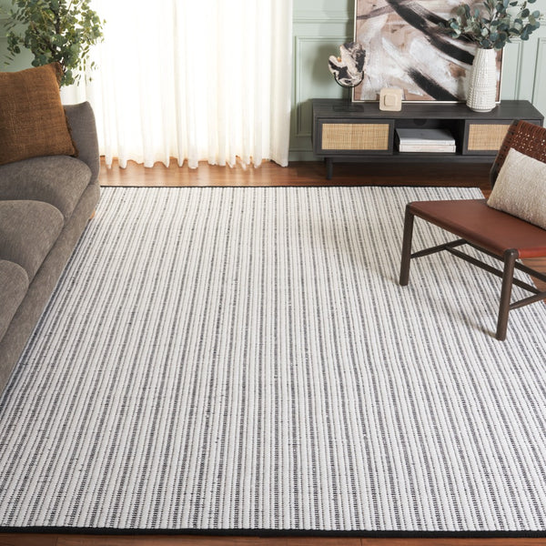 Safavieh Vermont Hand-woven Area Rug - Elegant Artisanal Design For Living Room, Bedroom, Or Dining Area Black ,Ivory 60% Cotton 40% Wool Vrm909z-4