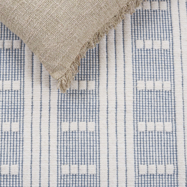 Safavieh Vermont Chic Area Rug Crafted In India – Modern Flatweave Design For Timeless Elegance And Comfort Blue ,Ivory 60% Wool,40% Cotton Vrm951m-5