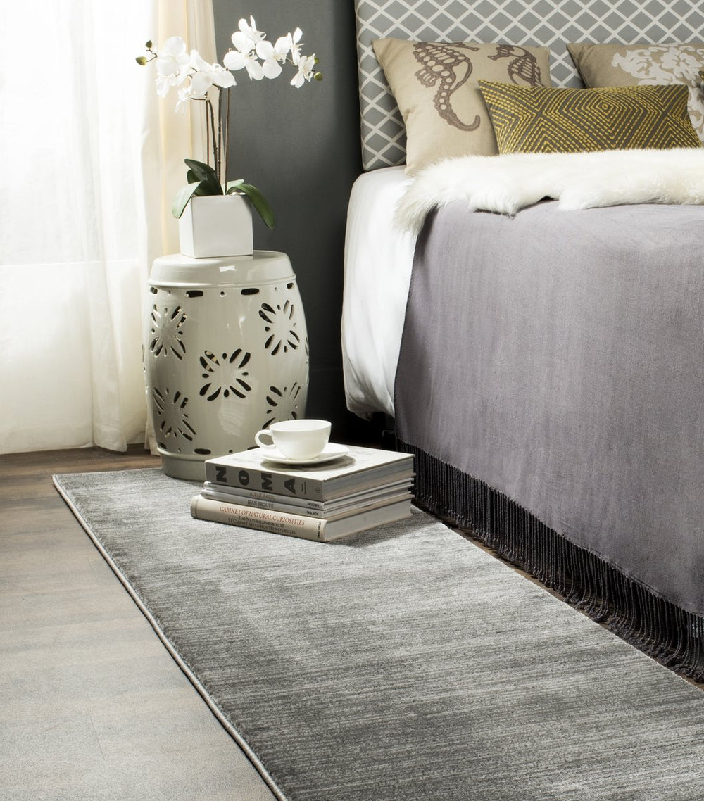 Safavieh Vision Grey 606d Modern Accent Area Rug - Chic 2'4" X 3'11" Soft, Durable, And Elegant Home Decor Grey Polypropylene Pile Vsnb606d-24