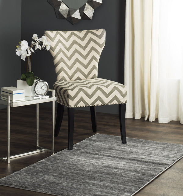 Safavieh Vision Grey 606d Modern Accent Area Rug - Chic 2'4" X 3'11" Soft, Durable, And Elegant Home Decor Grey Polypropylene Pile Vsnb606d-24