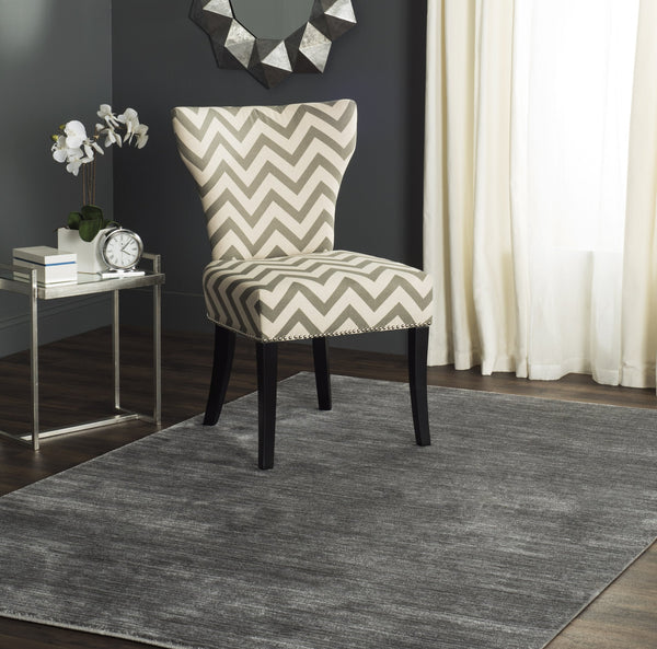 Safavieh Vision Grey 606d Modern Accent Area Rug - Chic 2'4" X 3'11" Soft, Durable, And Elegant Home Decor Grey Polypropylene Pile Vsnb606d-24