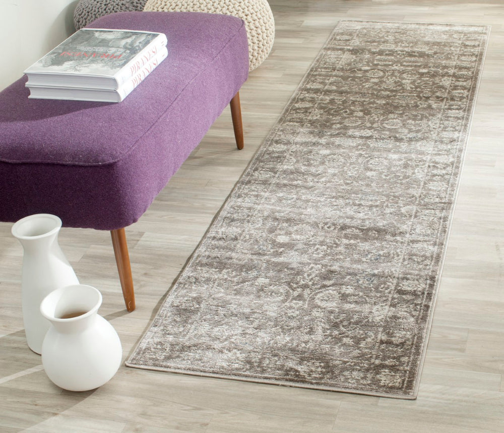 Safavieh Vintage Elegant Area Rug With Traditional Floral Design, Durable Power-loomed Construction, Made In Turkey Brown ,Ivory Polypropylene Pile Vtg430b-35