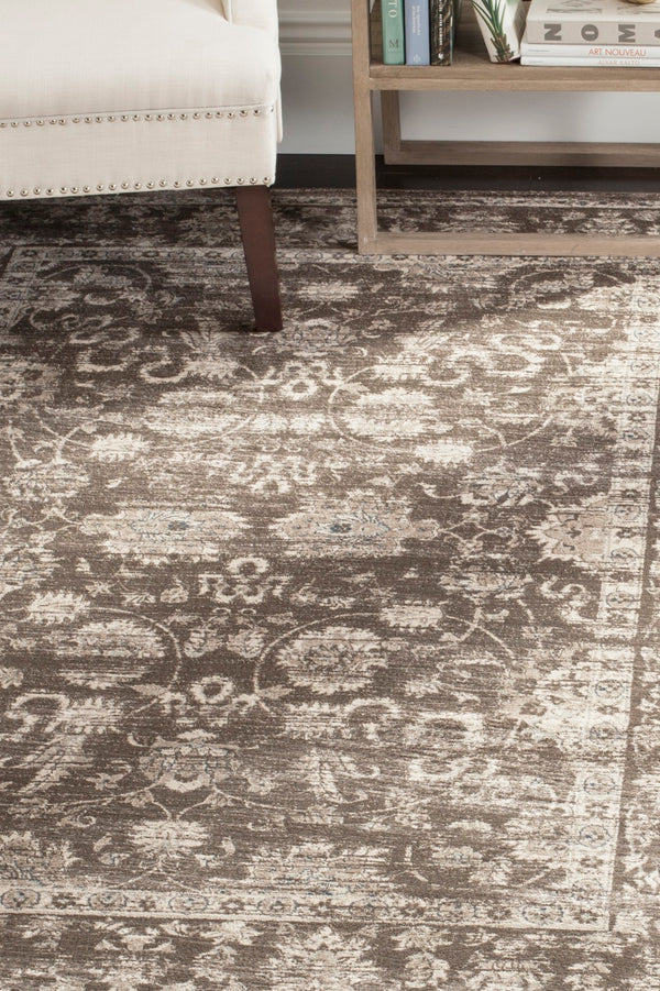 Safavieh Vintage Elegant Area Rug With Traditional Floral Design, Durable Power-loomed Construction, Made In Turkey Brown ,Ivory Polypropylene Pile Vtg430b-35